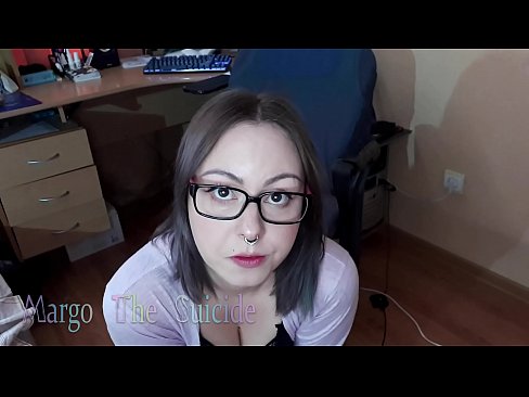 ❤️ Kynþokkafull stelpa með gleraugu sýgur dildó djúpt á myndavélinni ❤️❌ Kynlífsmyndband á klám is.amourpassionfever.ru ❌❤